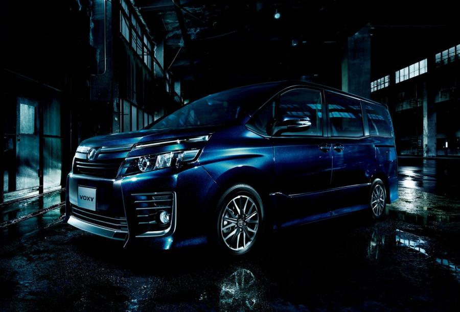  Toyota Voxy 2015 года  (фото 2 из 27)